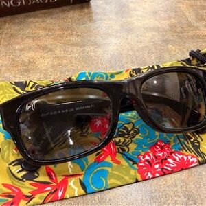 Maui Jim polarized sunglasses with hard and fabric cases